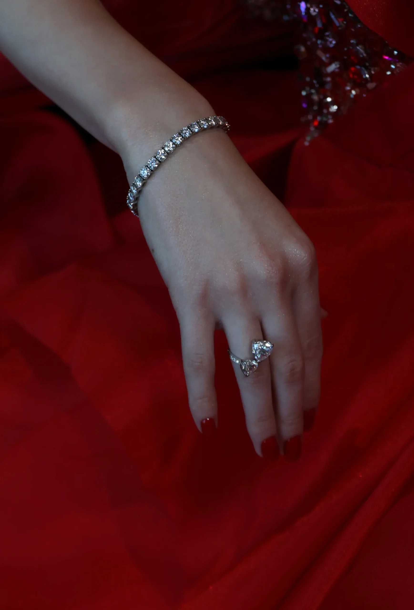 Mrs Universe in diamonds