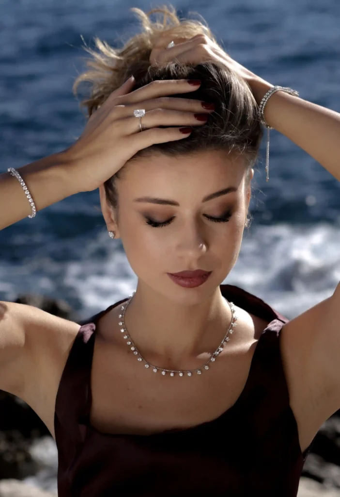 luxury-diamonds-silver Luxury necklace