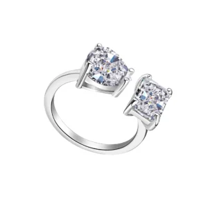 Ring with 2 Extra-Quality Moissanites